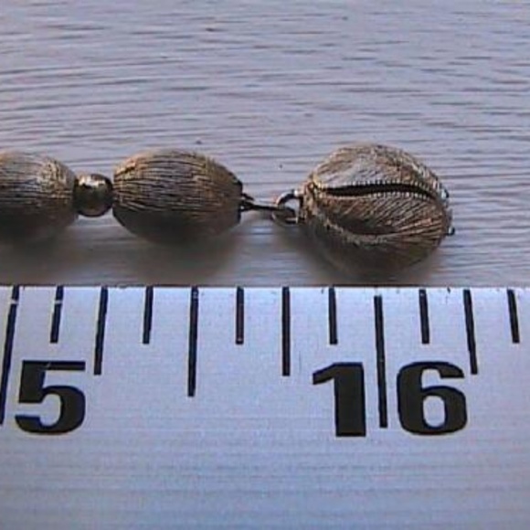 Silver Tone Beads and Balls Vintage Necklace - Picture 6 of 7